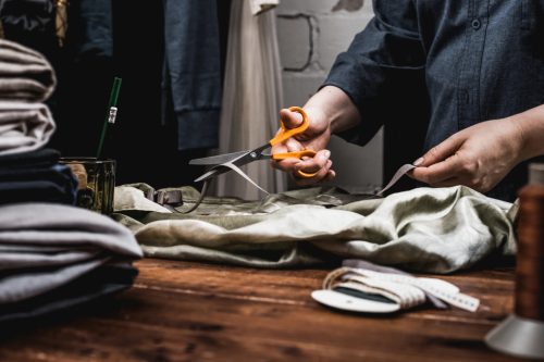 Fiskars Classic papírvágó olló, 17 cm - 25 év garanciával