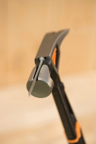 Fiskars IsoCore™ általános kalapács L (1020214)