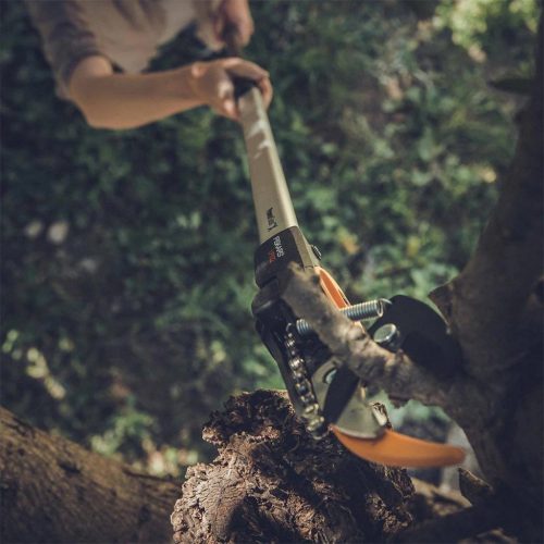 Fiskars PowerGearX™ magassági ágvágó UPX82 - 25 év garanciával