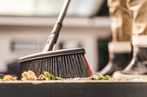 Fiskars Solid™ univerzális kültéri seprű fej (M) (1025930)