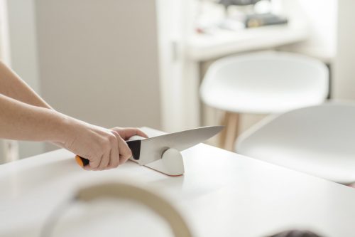 Fiskars Functional Form Roll-Sharp™ késélező (1014214) 