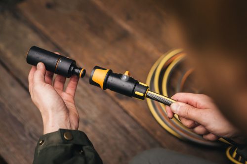 Fiskars Tömlőcsatlakozó Be/Ki 9 mm (3/8”) (1027085)