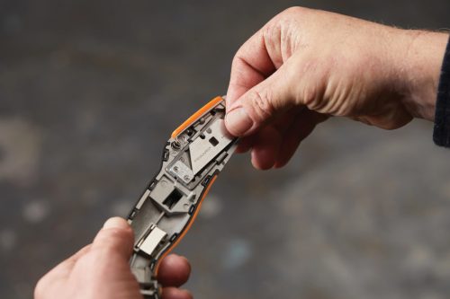 Fiskars CarbonMax™ állítható tapétavágó kés (1027223)