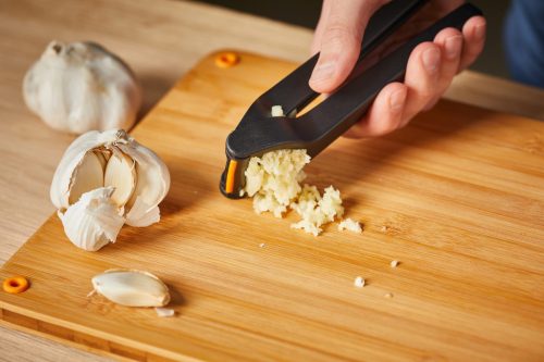 Fiskars Functional Form Fokhagymanyomó (1028361)