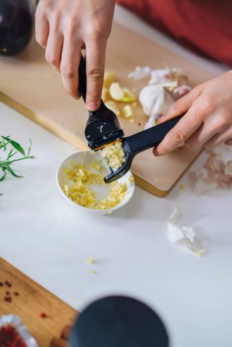 Fiskars Functional Form Fokhagymanyomó (1028361)