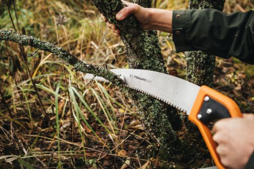 Fiskars Kerti és kemping fűrész SW47 (1028375)