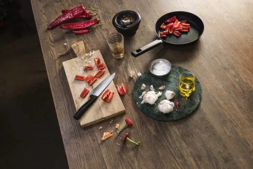 Fiskars Hard Edge Közepes szakácskés (1051748)