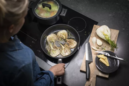 Fiskars Hard Edge Santoku kés (1051761)