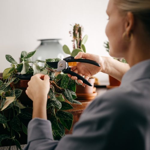 Fiskars Solid™ metszőolló, mellévágó P121 (1057160)