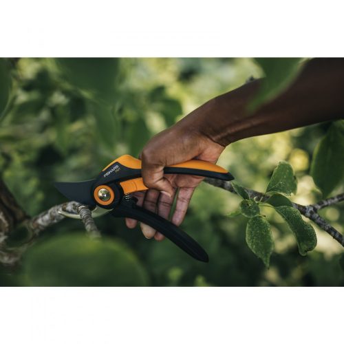 Fiskars Plus™ metszőolló, mellévágó P521 (1057167)