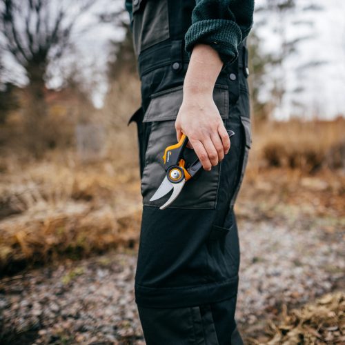 Fiskars X-series™ M forgónyelű metszőolló, mellévágó P921  - 25 év garanciával