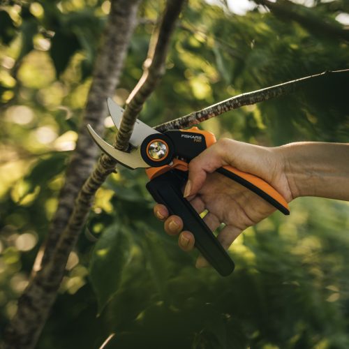 Fiskars X-series™ L forgónyelű metszőolló, mellévágó  P961 - 25 év garanciával