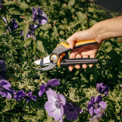 Fiskars X-series™ L forgónyelű metszőolló, mellévágó  P961 - 25 év garanciával