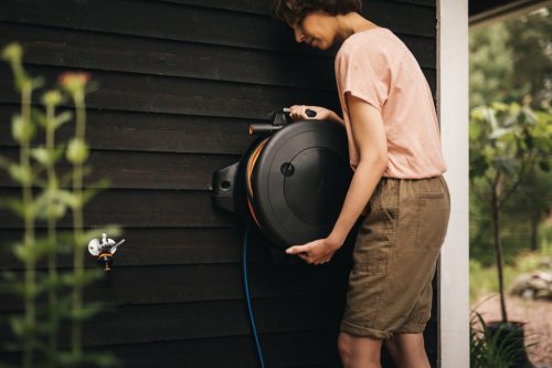 Fiskars Solid™ M tömlődob 20 m tömlővel Q3 (1057238)