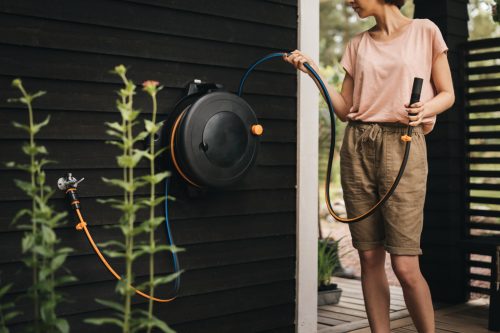 Fiskars Solid™ M tömlődob 20 m tömlővel Q3 (1057238)