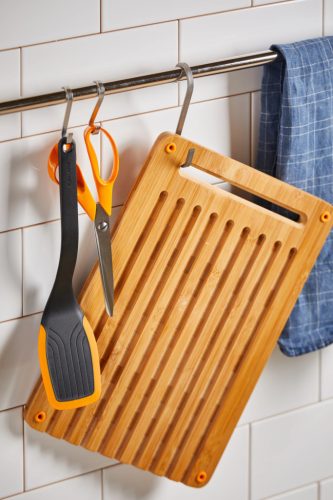 Fiskars Functional Form Bambusz vágódeszka kenyérszeleteléshez (1059230)