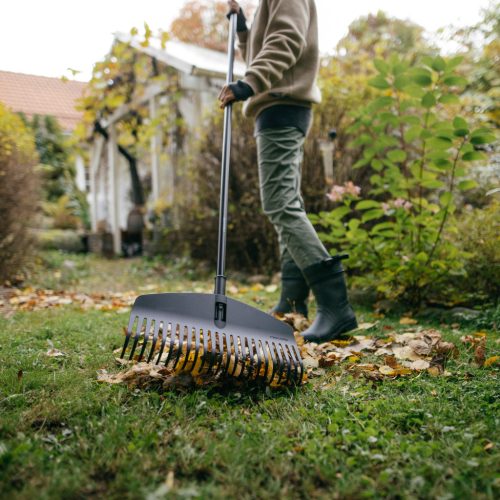 Fiskars Solid™ lombseprű (M) (1063090)