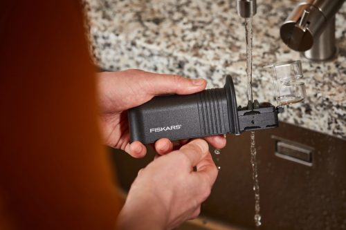 Fiskars Essential Roll-Sharp™ késélező