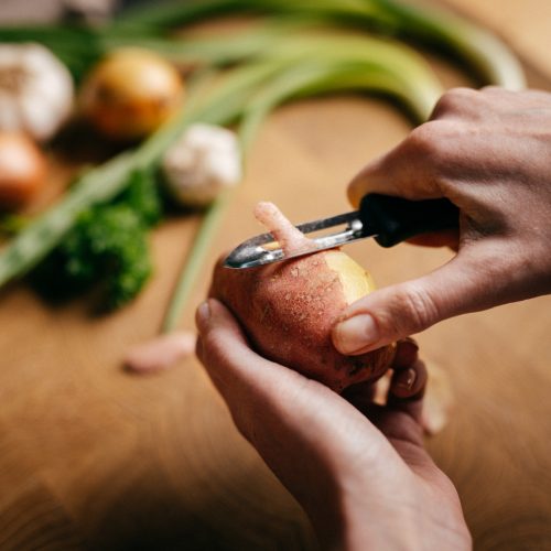 Fiskars Essential Hámozó készlet