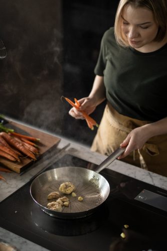 Fiskars All Steel pure Serpenyő, 28 cm - 25 év garanciával