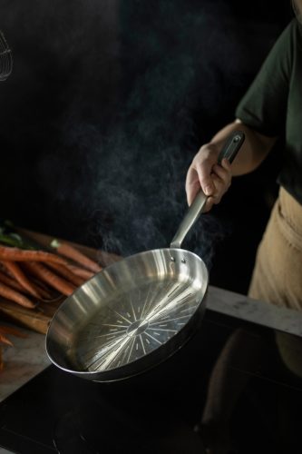 Fiskars All Steel pure Serpenyő, 28 cm - 25 év garanciával