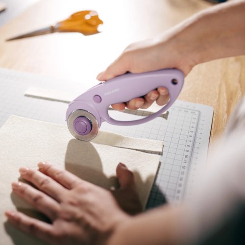 Fiskars Görgős vágó 45mm, lila