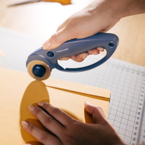 Fiskars Görgős vágó 45mm, kék
