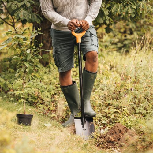 Fiskars Solid™ ásó, hegyes 