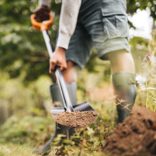 Fiskars Solid™ ásó, hegyes 