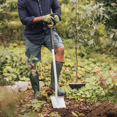 Fiskars Xact™ teleszkópos hegyes ásó - 25 év garanciával