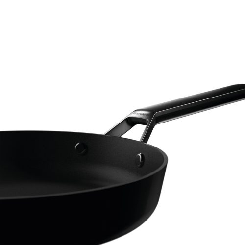 Fiskars Taiten serpenyő, 26 cm - 25 év garanciával