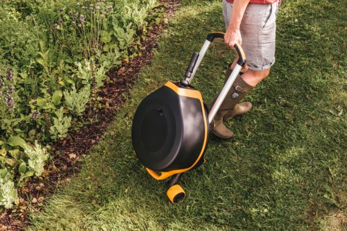 Fiskars X-Series™ XL automata tömlőkocsi szett kerekekkel