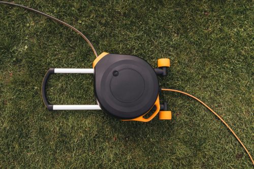 Fiskars X-Series™ XL automata tömlőkocsi szett kerekekkel