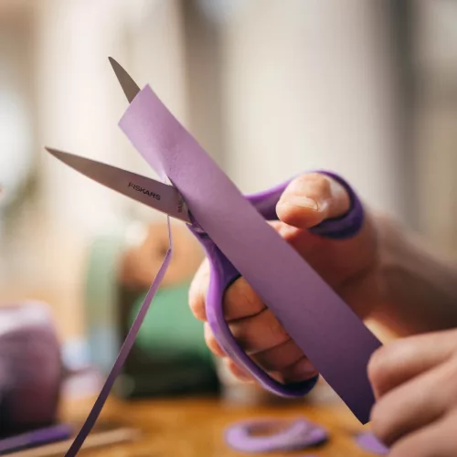 Fiskars Iskolai olló, 18 cm - lila
