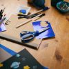 Fiskars Iskolai olló, 18 cm, balkezes - Glitter kék