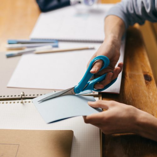 Fiskars Általános olló 20 cm-es, világoskék 15 éves kortól