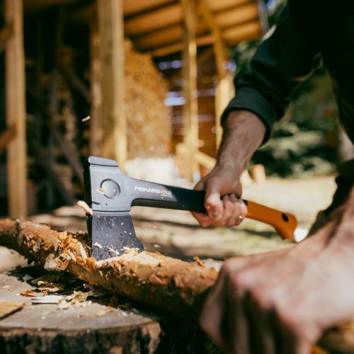 Fiskars X18 ácsfejsze S - 25 év garanciával