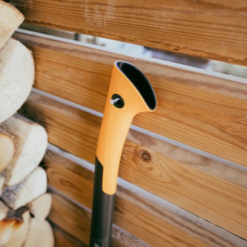 Fiskars X18 ácsfejsze S - 25 év garanciával