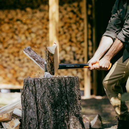 Fiskars X24 hasítófejsze M - 25 év garanciával
