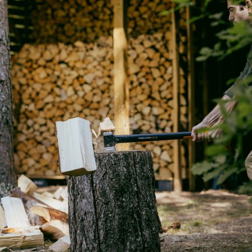 Fiskars X28 hasítófejsze M - 25 év garanciával