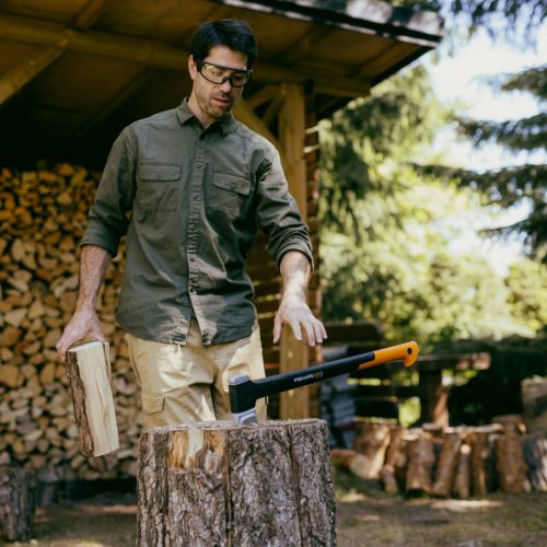 Fiskars X28 hasítófejsze M - 25 év garanciával