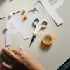 Fiskars Micro-Tip™  olló, teflonbevonattal 13 cm