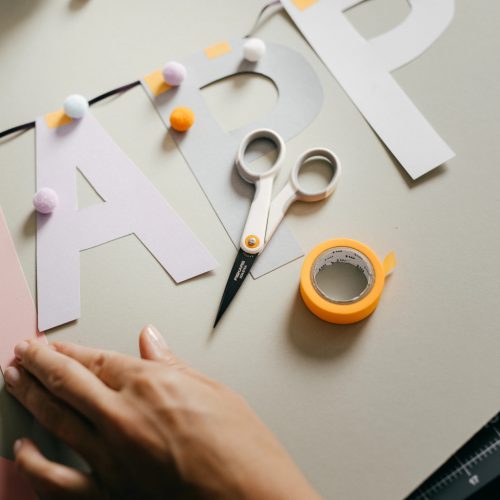 Fiskars Micro-Tip™  tapadásmentes olló, 13 cm