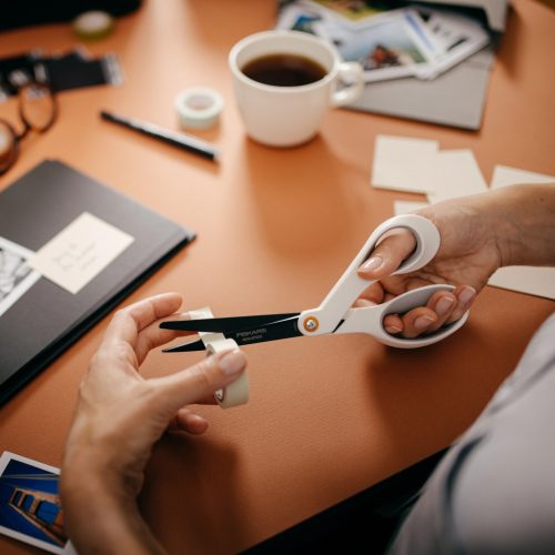 Fiskars Tapadásmentes Kézműves olló 21 cm