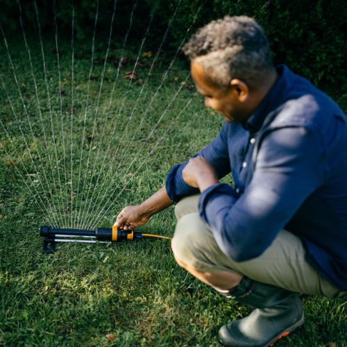 Fiskars Solid™ Oszcilláló esőztető (M)