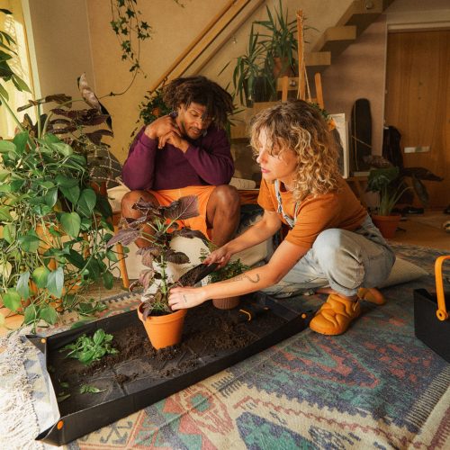 Fiskars Kétoldalú Ültető és Miniseprű szett