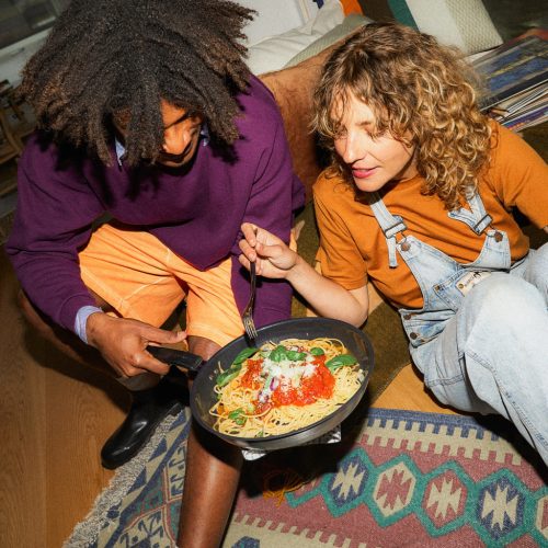 Fiskars Functional Form™ serpenyő, 28 cm, kerámia bevonattal