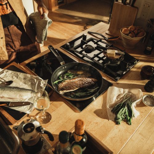 Fiskars Functional Form™ serpenyő, 28 cm, kerámia bevonattal