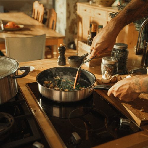 Fiskars Functional Form™ párolóserpenyő, 26 cm, kerámia bevonattal