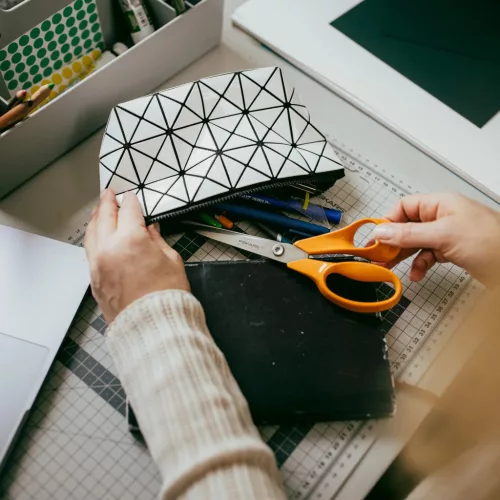 Fiskars Classic univerzális kézműves és textil olló, 21 cm - 25 év garanciával 